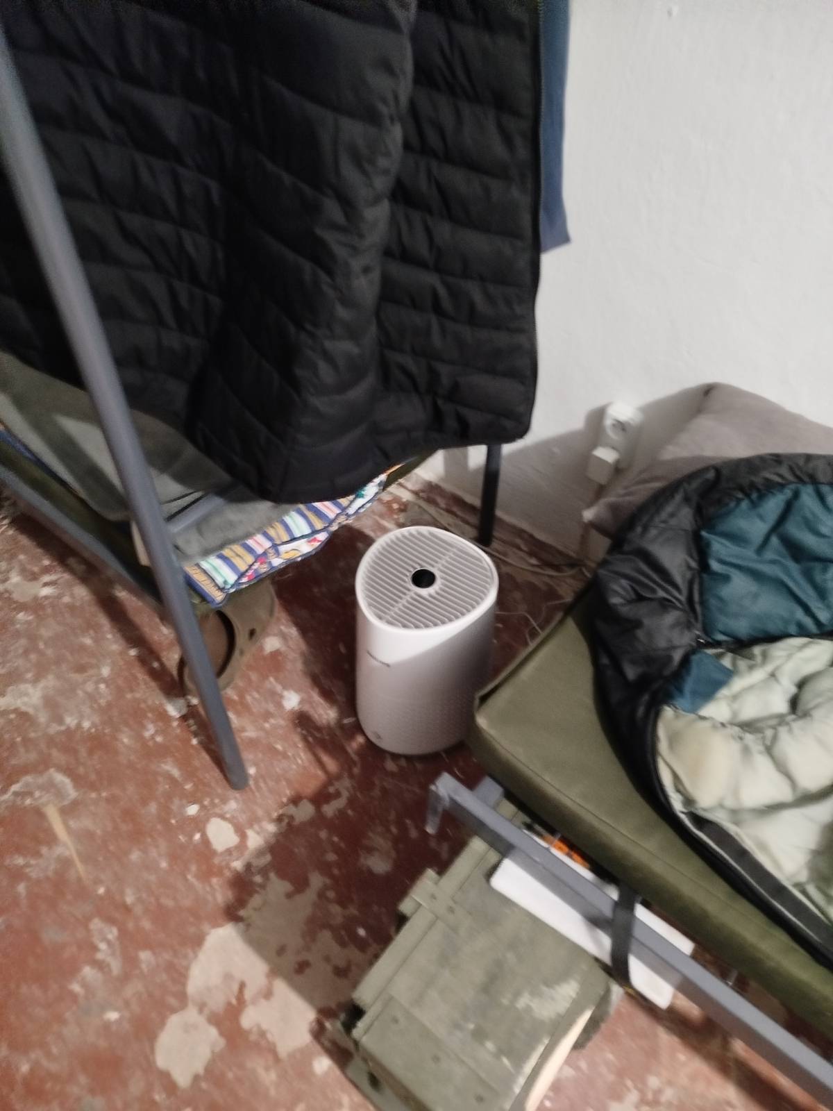 Air purifier for lab and sleeping area in a secret Drone lab in UKRAINE